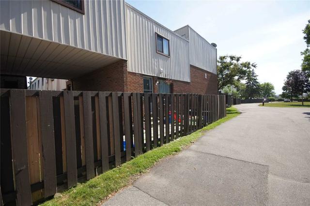 72 - 1100 Oxford St, Townhouse with 4 bedrooms, 2 bathrooms and 1 parking in Oshawa ON | Image 1