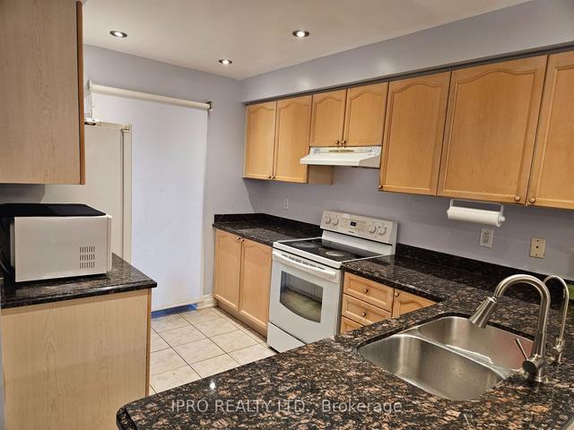 144 - 5980 Whitehorn Ave, Townhouse with 3 bedrooms, 3 bathrooms and 2 parking in Mississauga ON | Image 17