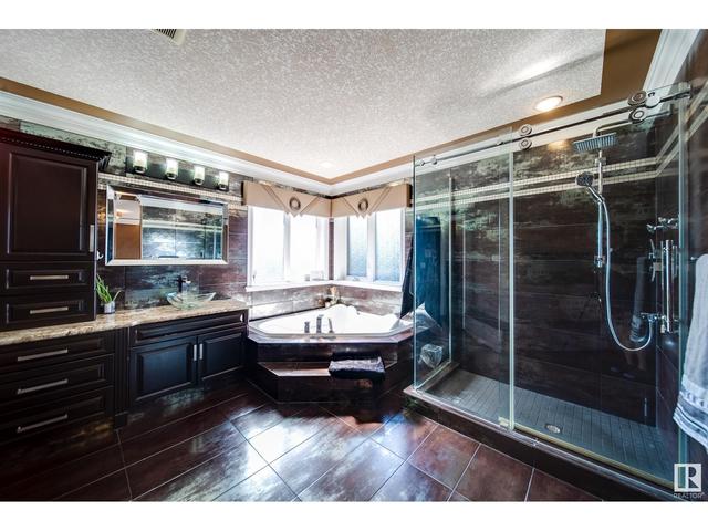 5537 Mcluhan Bl Nw, House detached with 6 bedrooms, 5 bathrooms and 6 parking in Edmonton AB | Image 33