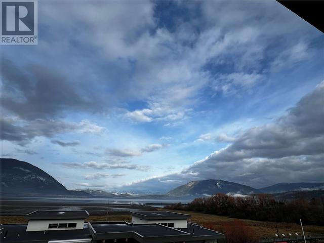402 - 131 Harbourfront Drive Ne, Condo with 2 bedrooms, 2 bathrooms and 3 parking in Salmon Arm BC | Image 46