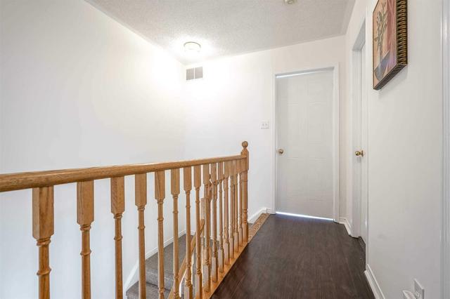 6 Brisbane Crt, Townhouse with 3 bedrooms, 3 bathrooms and 1 parking in Brampton ON | Image 11