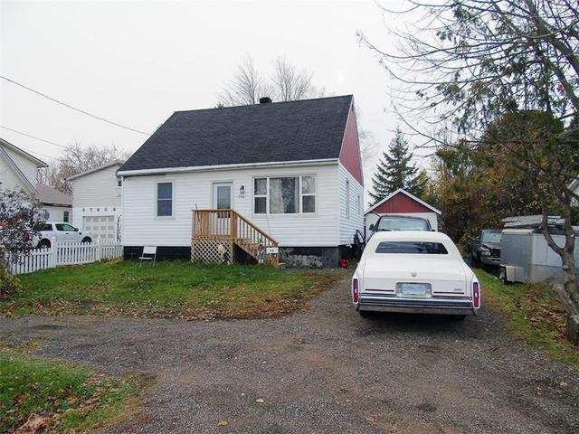 314 Julien Street, House detached with 2 bedrooms, 1 bathrooms and 4 parking in Pembroke ON | Image 1