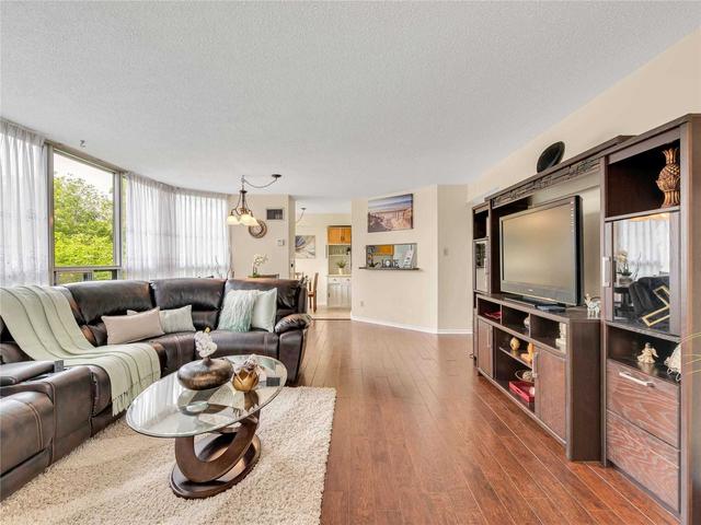 209 - 310 Mill St S, Condo with 2 bedrooms, 2 bathrooms and 1 parking in Brampton ON | Image 11