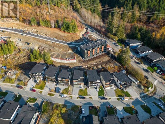 10 - 3385 Mamquam Road, House detached with 5 bedrooms, 5 bathrooms and 6 parking in Squamish BC | Image 32