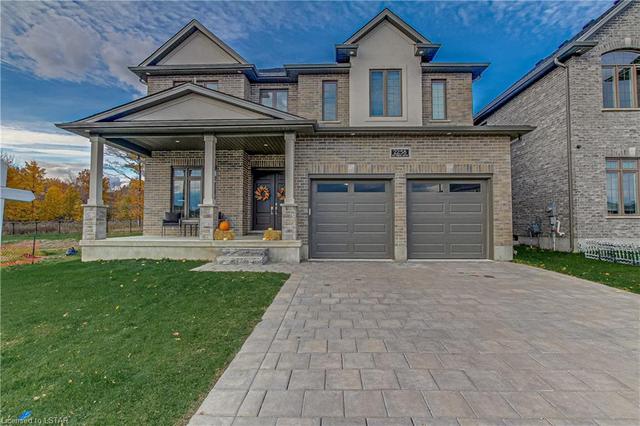 2258 Red Thorne Avenue, House detached with 4 bedrooms, 3 bathrooms and 6 parking in London ON | Image 1