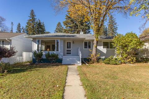 3924 43 Avenue, House detached with 4 bedrooms, 2 bathrooms and 2 parking in Red Deer AB | Card Image