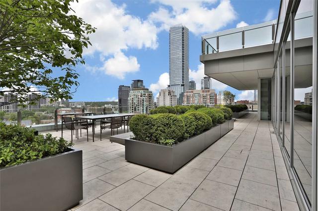 1102 - 155 Cumberland St, Condo with 3 bedrooms, 3 bathrooms and 2 parking in Toronto ON | Image 33