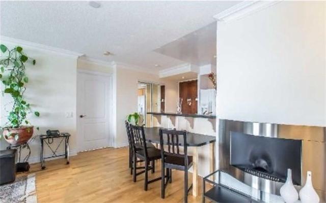 1106 - 2 Clairtrell Rd, Condo with 2 bedrooms, 2 bathrooms and 1 parking in Toronto ON | Image 2