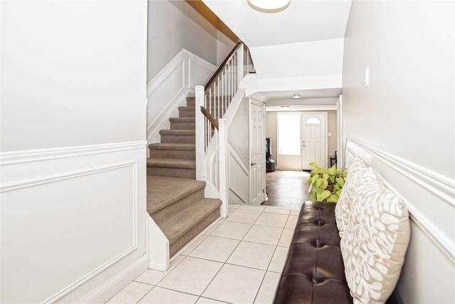 104 Poplar Cres, Townhouse with 3 bedrooms, 2 bathrooms and 3 parking in Aurora ON | Image 17