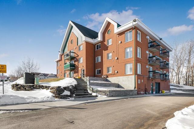 212 - 1202 Clement Street, Condo with 2 bedrooms, 1 bathrooms and 1 parking in Hawkesbury ON | Image 1