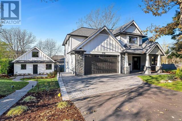 1918 Shotbolt Rd, House detached with 7 bedrooms, 6 bathrooms and 4 parking in Victoria BC | Image 4