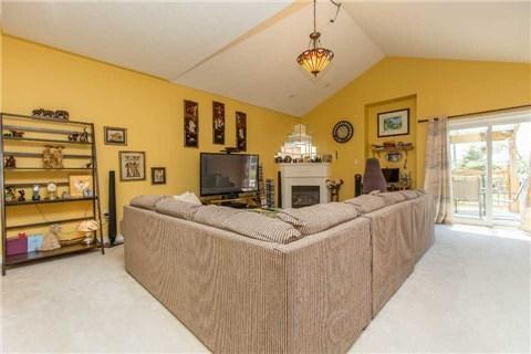 47 Saint Ave, House detached with 3 bedrooms, 3 bathrooms and 4 parking in Bradford West Gwillimbury ON | Image 3