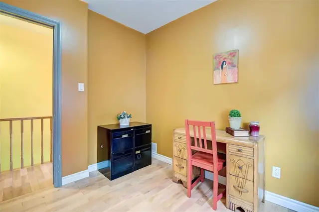 501 Westmount Ave, House semidetached with 3 bedrooms, 1 bathrooms and 1 parking in Toronto ON | Image 5