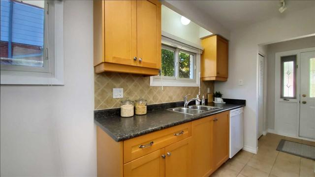 79 Tilley Dr, House detached with 3 bedrooms, 2 bathrooms and 3 parking in Toronto ON | Image 2