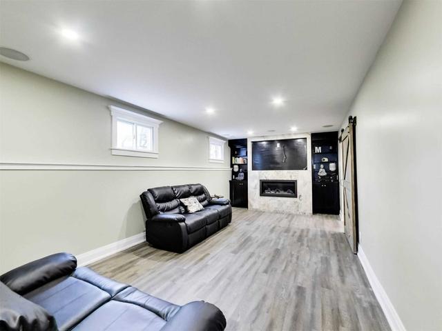24 Ludlow Cres, House detached with 5 bedrooms, 2 bathrooms and 3 parking in Brantford ON | Image 15