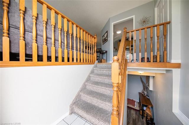 29 Julia Court, House semidetached with 4 bedrooms, 2 bathrooms and null parking in London ON | Image 12