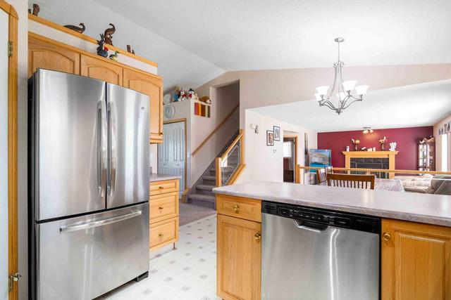 52 Storrs Crescent Se, House detached with 4 bedrooms, 3 bathrooms and 2 parking in Medicine Hat AB | Image 9
