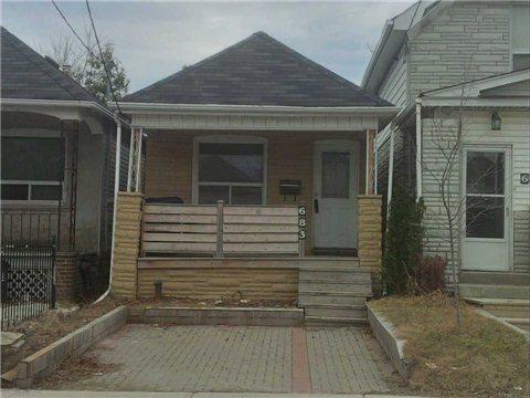 683 Mortimer Ave, House detached with 2 bedrooms, 2 bathrooms and 1 parking in Toronto ON | Image 1