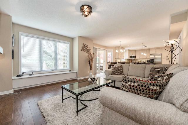211 Daimler Dr, House detached with 4 bedrooms, 4 bathrooms and 4 parking in Kitchener ON | Image 10