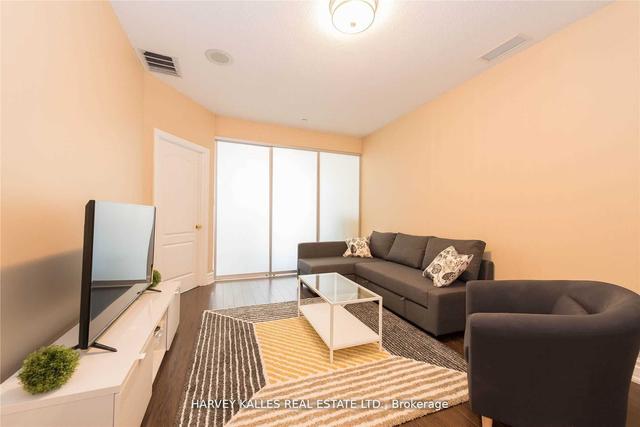 302 - 393 King St W, Condo with 2 bedrooms, 2 bathrooms and 1 parking in Toronto ON | Image 11