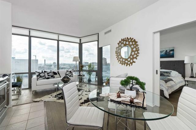 1802 - 832 Bay St, Condo with 2 bedrooms, 2 bathrooms and 1 parking in Toronto ON | Image 21