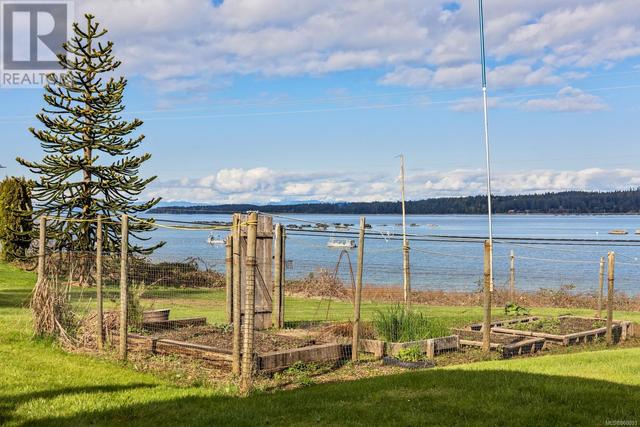 6249 Island Hwy, House detached with 3 bedrooms, 3 bathrooms and 8 parking in Comox Valley A BC | Image 15