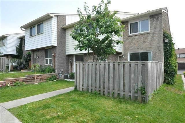1127 Finch Ave E, Townhouse with 3 bedrooms, 4 bathrooms and null parking in Toronto ON | Image 2