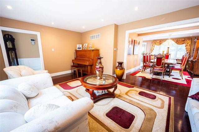 9 Jill Crt, House detached with 4 bedrooms, 4 bathrooms and 7 parking in Markham ON | Image 3