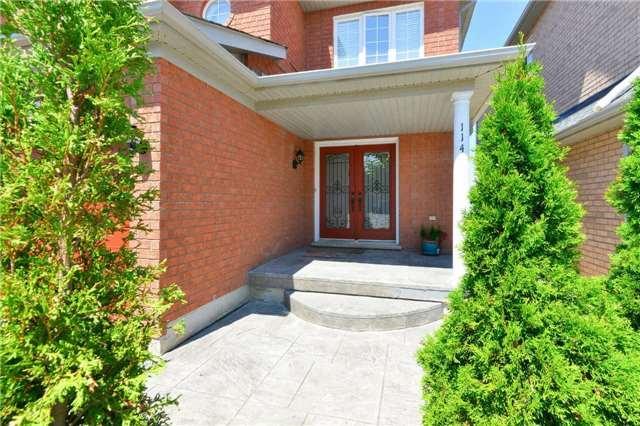 114 River Rock Cres, House detached with 4 bedrooms, 4 bathrooms and 4 parking in Brampton ON | Image 2