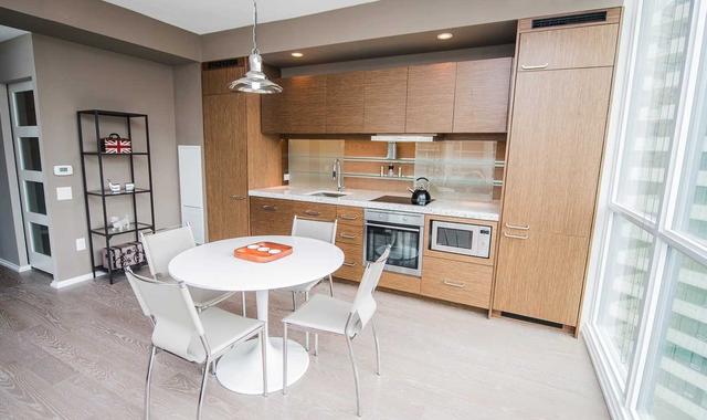 1510 - 45 Charles St E, Condo with 1 bedrooms, 2 bathrooms and 0 parking in Toronto ON | Image 3