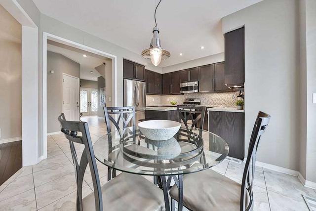 3260 Sealey Cres, House detached with 3 bedrooms, 4 bathrooms and 4 parking in Burlington ON | Image 4