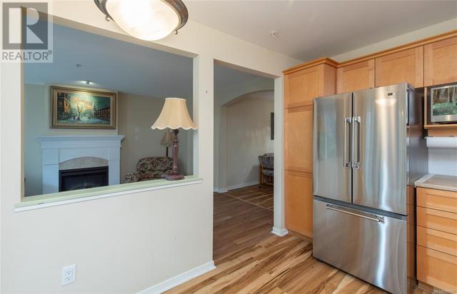 207 - 5660 Edgewater Lane, Condo with 2 bedrooms, 2 bathrooms and 1 parking in Nanaimo BC | Image 6