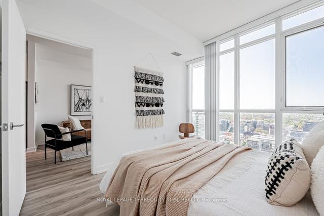 4215 - 15 Iceboat Terr, Condo with 1 bedrooms, 1 bathrooms and 1 parking in Toronto ON | Image 4