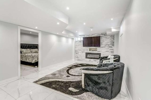 31 Aster Dr, House semidetached with 4 bedrooms, 4 bathrooms and 4 parking in Vaughan ON | Image 26