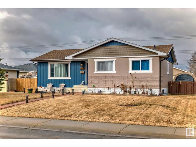 13334 123a St Nw, House detached with 6 bedrooms, 2 bathrooms and null parking in Edmonton AB | Image 2