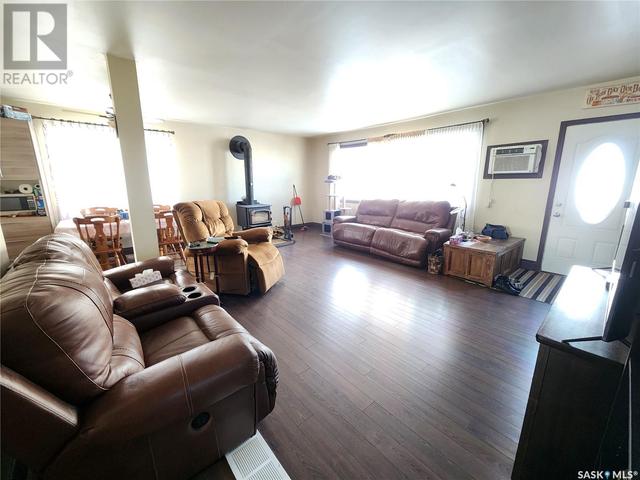 714 Railway Avenue, House detached with 3 bedrooms, 1 bathrooms and null parking in Pangman SK | Image 6