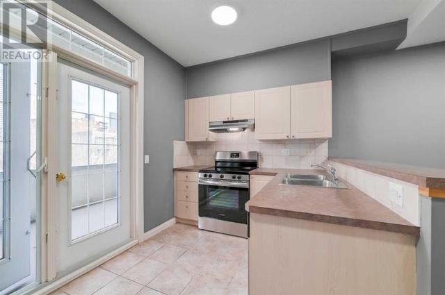 217, - 527 15 Avenue Sw, Condo with 2 bedrooms, 1 bathrooms and 1 parking in Calgary AB | Image 8