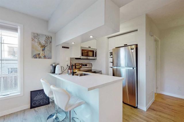 1559 - 5 Everson Dr, Townhouse with 2 bedrooms, 2 bathrooms and 1 parking in Toronto ON | Image 4