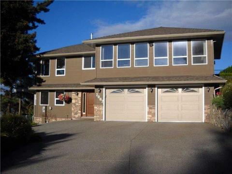 2007 Glenmohr Dr, House detached with 2 bedrooms, 3 bathrooms and 10 parking in Kamloops BC | Card Image