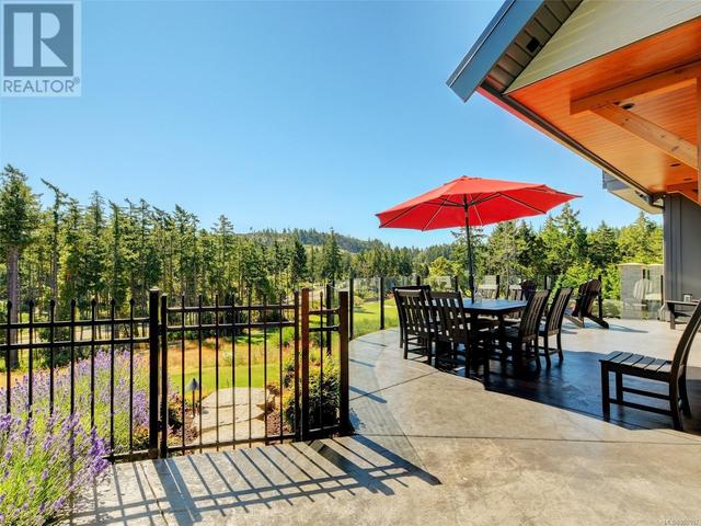 1493 Pebble Pl, House detached with 5 bedrooms, 5 bathrooms and 4 parking in Langford BC | Image 38