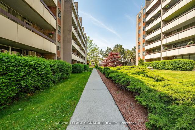 401 - 3621 Lakeshore Blvd, Condo with 3 bedrooms, 1 bathrooms and 1 parking in Toronto ON | Image 1