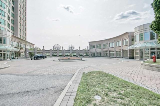 1106 - 18 Lee Centre Dr, Condo with 3 bedrooms, 2 bathrooms and 2 parking in Toronto ON | Image 17
