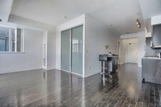541 - 2885 Bayview Ave, Condo with 1 bedrooms, 1 bathrooms and 1 parking in Toronto ON | Image 2