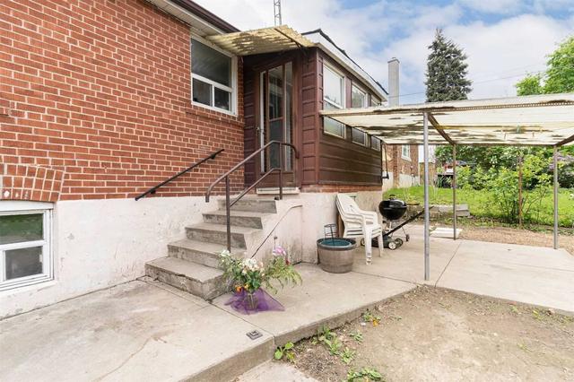 2220 Lawrence Ave W, House detached with 2 bedrooms, 2 bathrooms and 4 parking in Toronto ON | Image 27