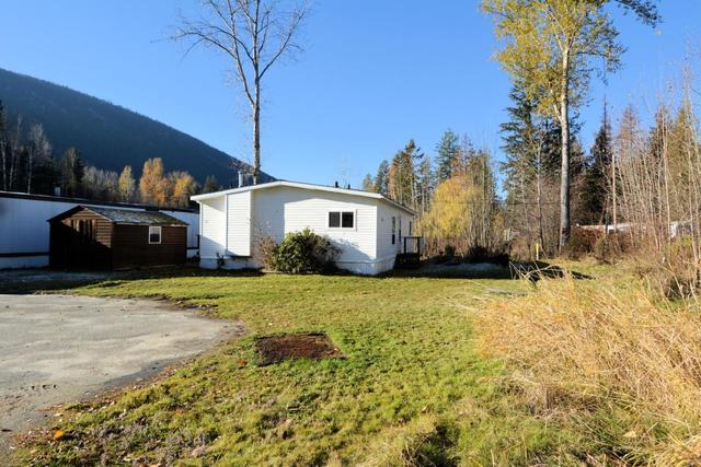 22 - 1000 Innes Street W, Home with 3 bedrooms, 2 bathrooms and 2 parking in Nelson BC | Image 30
