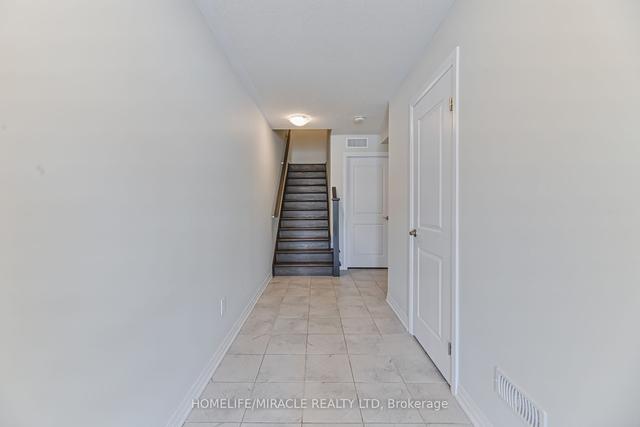 17 Valencia Ave, Townhouse with 2 bedrooms, 3 bathrooms and 2 parking in Kitchener ON | Image 10