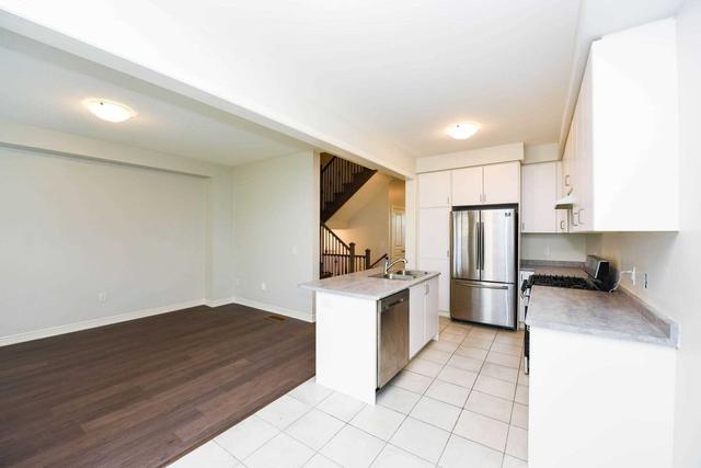 139 Bronson Terr, House attached with 3 bedrooms, 3 bathrooms and 4 parking in Milton ON | Image 6