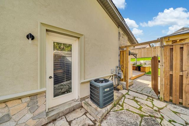 16 Jodi Pl, House detached with 3 bedrooms, 3 bathrooms and 3 parking in Guelph ON | Image 25