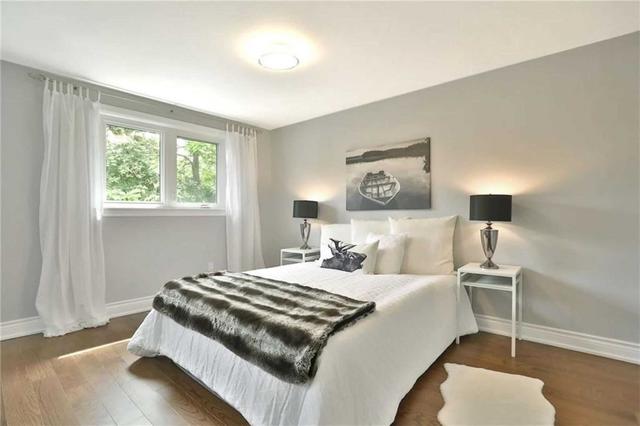 513 Bohemia Cres, House detached with 3 bedrooms, 4 bathrooms and 5 parking in Oakville ON | Image 9