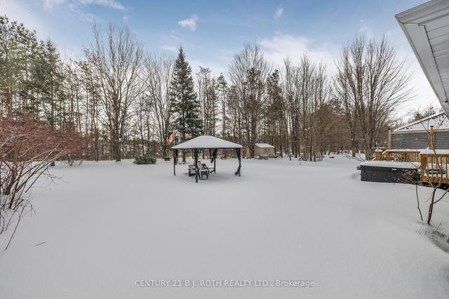 101 Highland Dr, House detached with 2 bedrooms, 3 bathrooms and 6 parking in Oro Medonte ON | Image 25